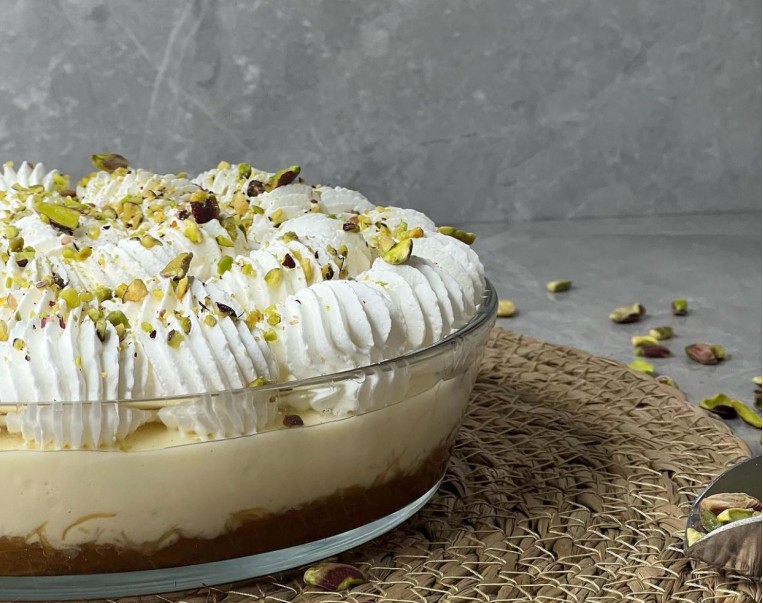 Σιροπιαστά γλυκά, εκμέκ με φύλλο κανταΐφι σε γυάλινο σκεύος 1200γρ.